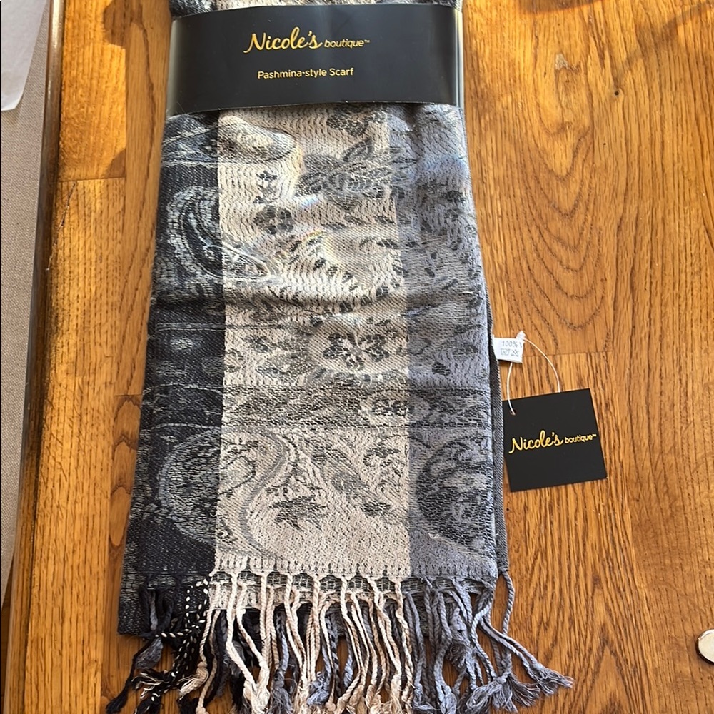 Nicole's Boutique Black and Gray Pashmina-Style Scarf